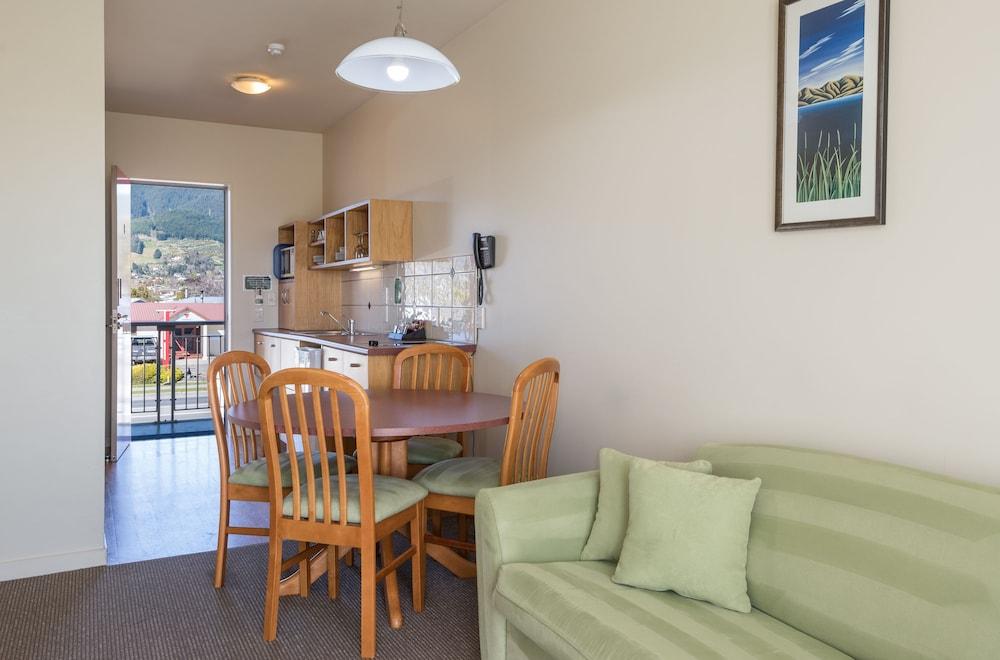 Parkside Motel