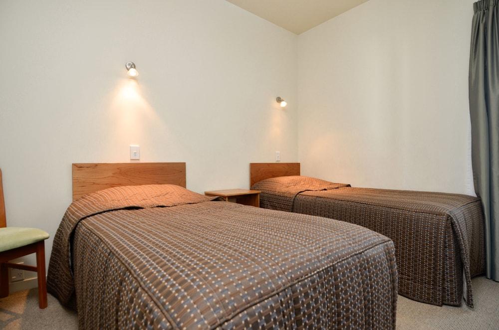 Parkside Motel