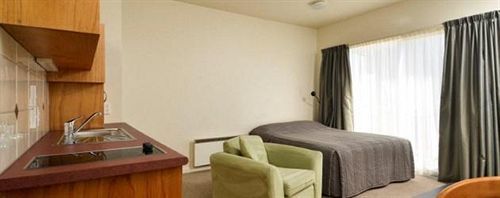 Parkside Motel 4*