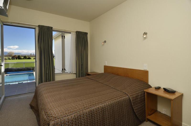 Parkside Motel